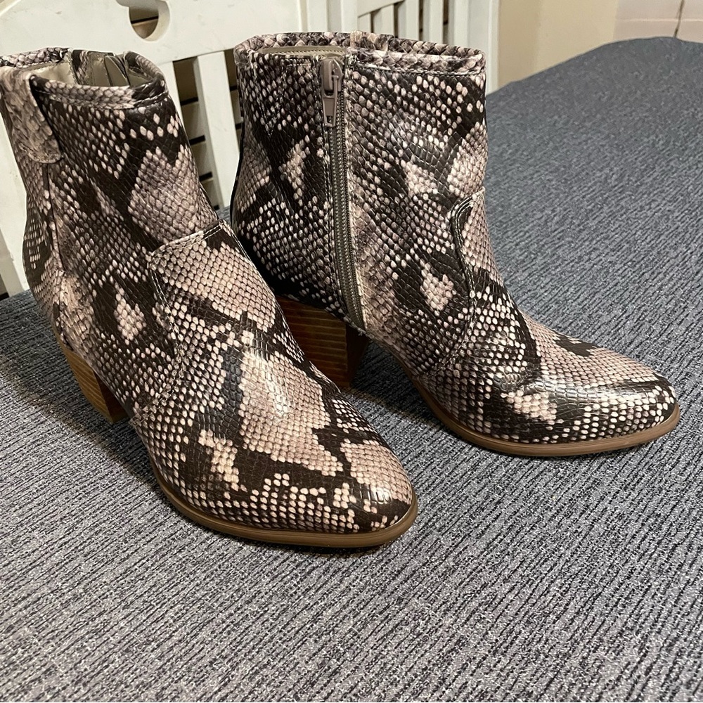 Carlos by Carlos Santana Ankle Boots